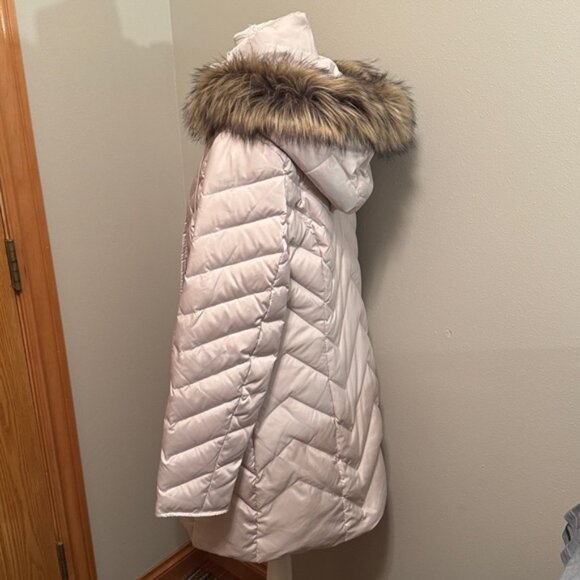 Women’s Kenneth Cole Cream Fur-Trimmed Hooded Parka - Large - Picture 5 of 9